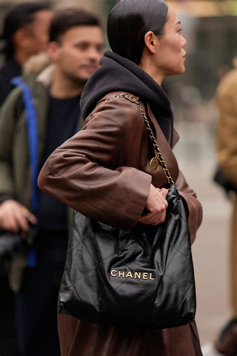 chanel bucket bag outfit